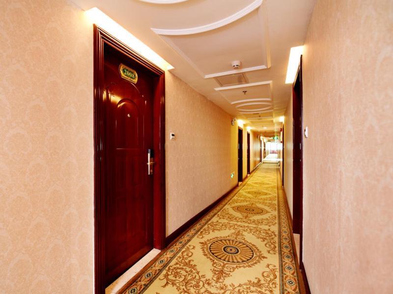 Vienna Hotel Shenzhen Railway Station Exterior photo